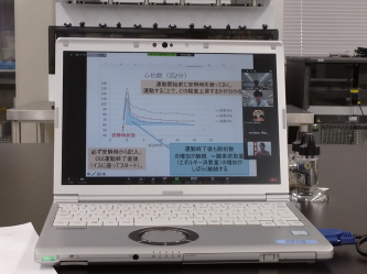 ディスカッション後の解説の様子