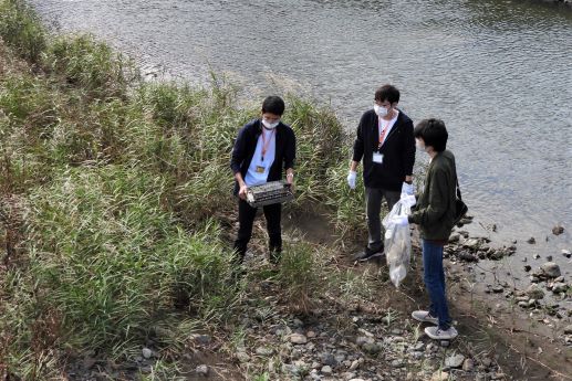 20201030医療栄養高麗川ごみ拾い