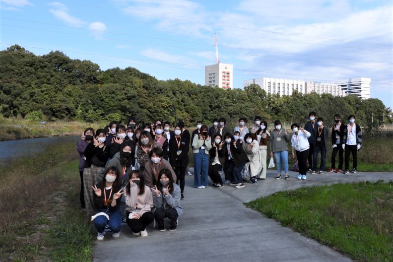 20201030医療栄養高麗川ごみ拾い