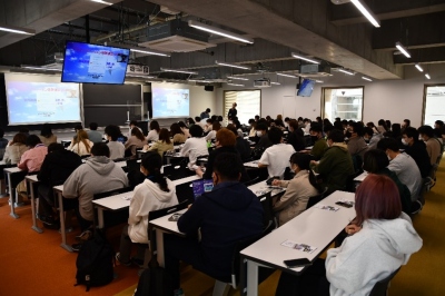 コミュニケーション体験演習初回授業の様子